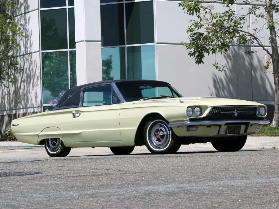  Ford Thunderbird Town Landau Coupe 1966 года  (фото 18 из 21)